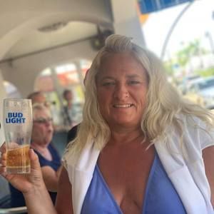 Meet your Posher, Lena